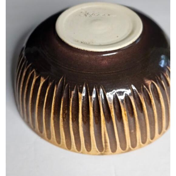 Coventry Parthenon Stoneware ribbed with brown candy glaze signed New - Picture 3 of 7
